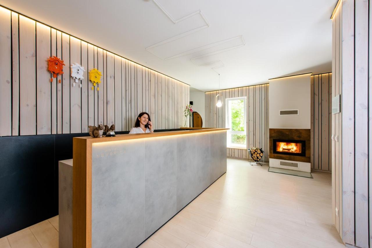 Hotel Veverica Trenčín Kültér fotó